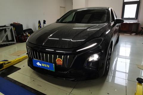 Hongqi E-QM5