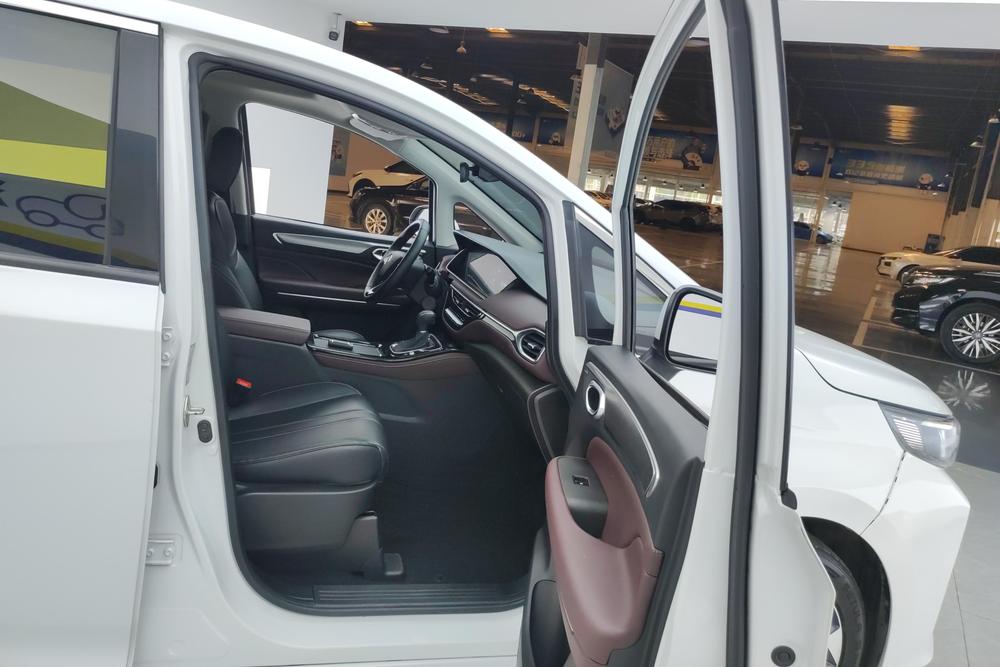 GAC Trumpchi M6, фото 16