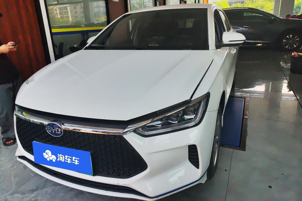 BYD e2