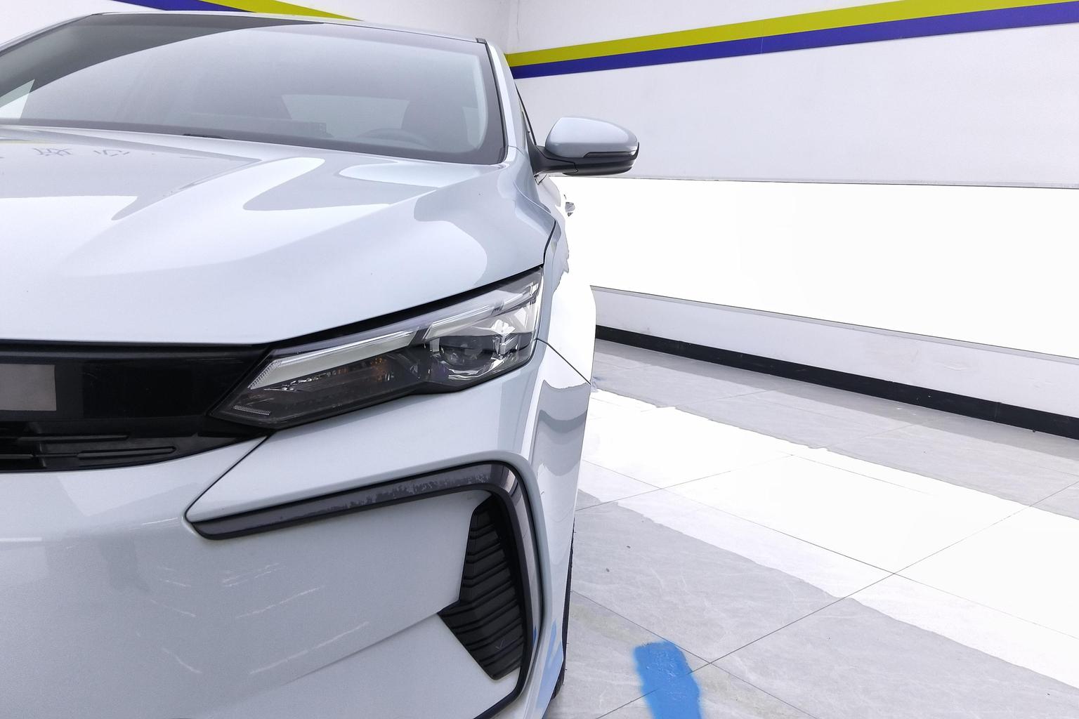 Geely Emgrand L HiP: фотография 2 из 17