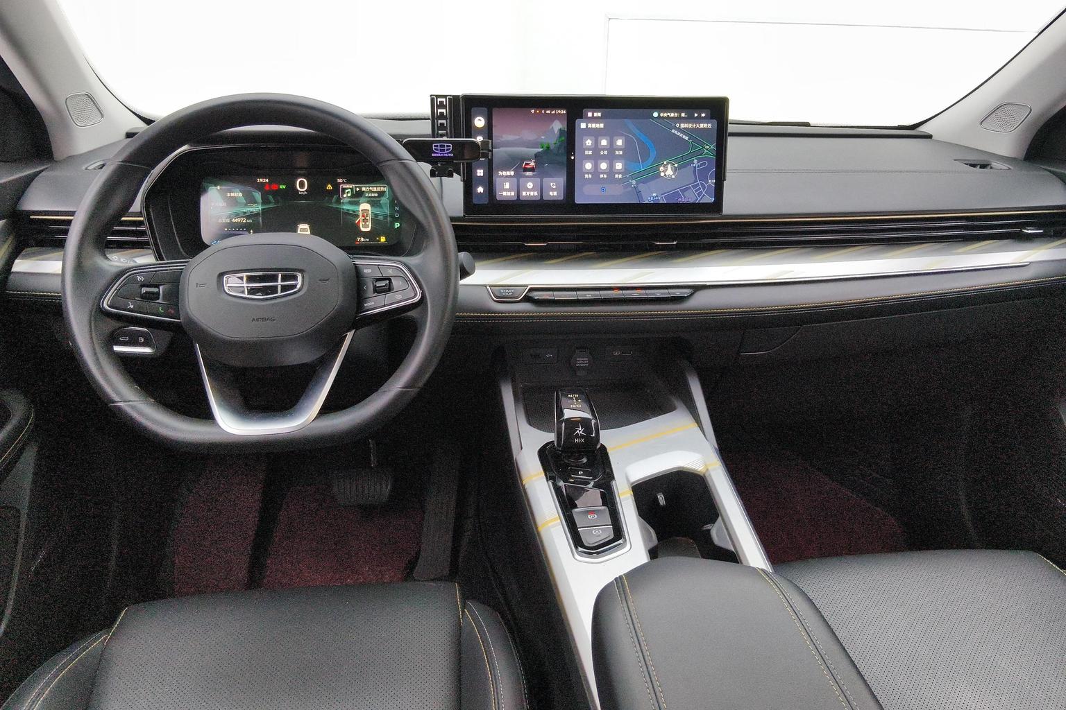 Geely Emgrand L HiP: фотография 14 из 17