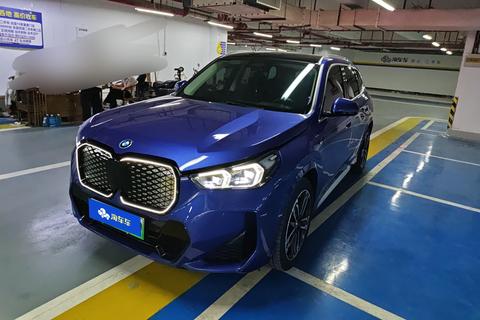 BMW iX1