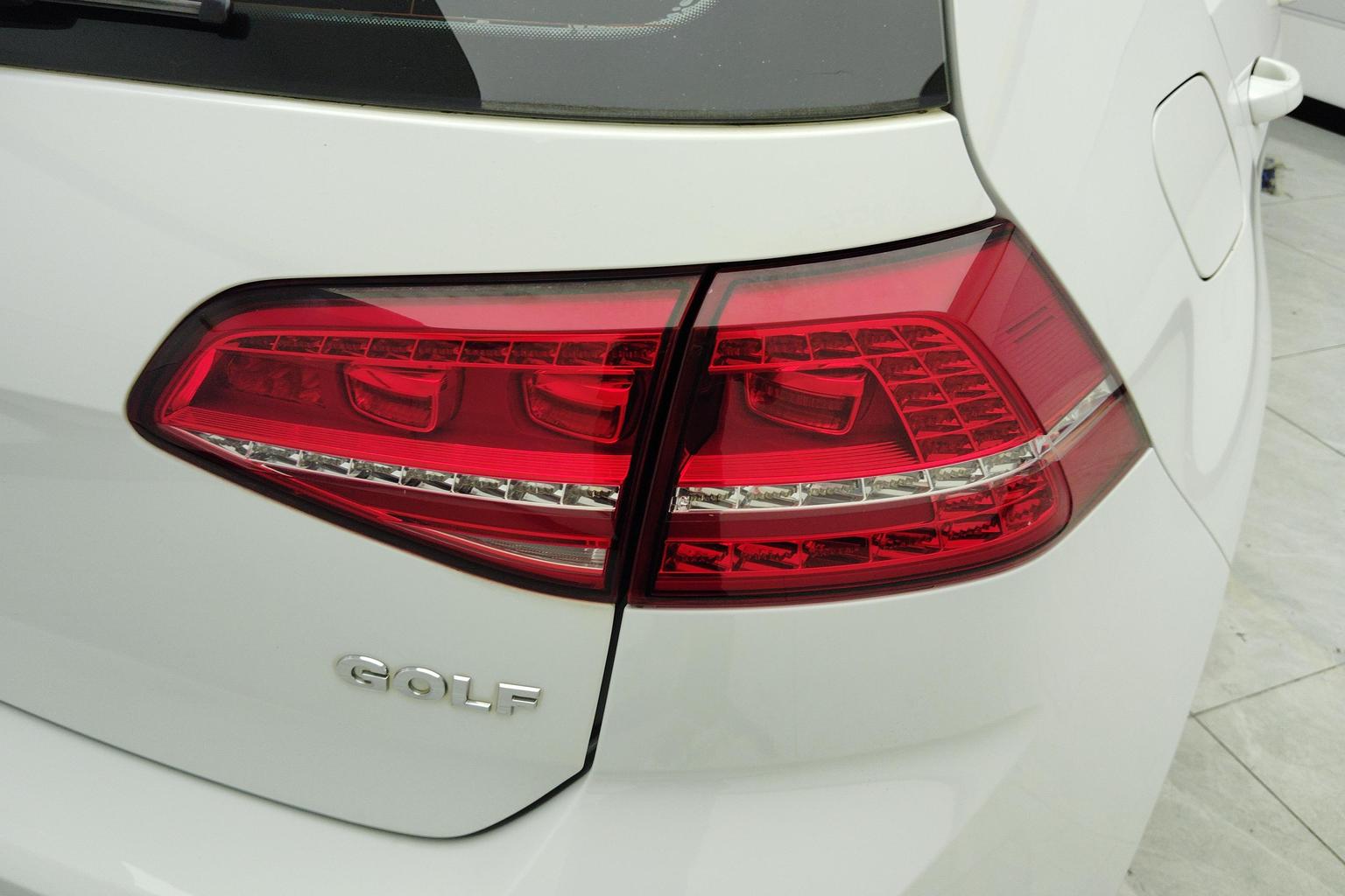 Volkswagen Golf 2016 1.6L AT Fashion
