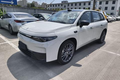 Leapmotor C10
