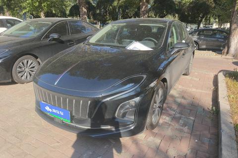Hongqi E-QM5