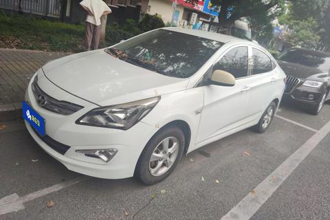 Hyundai Reina