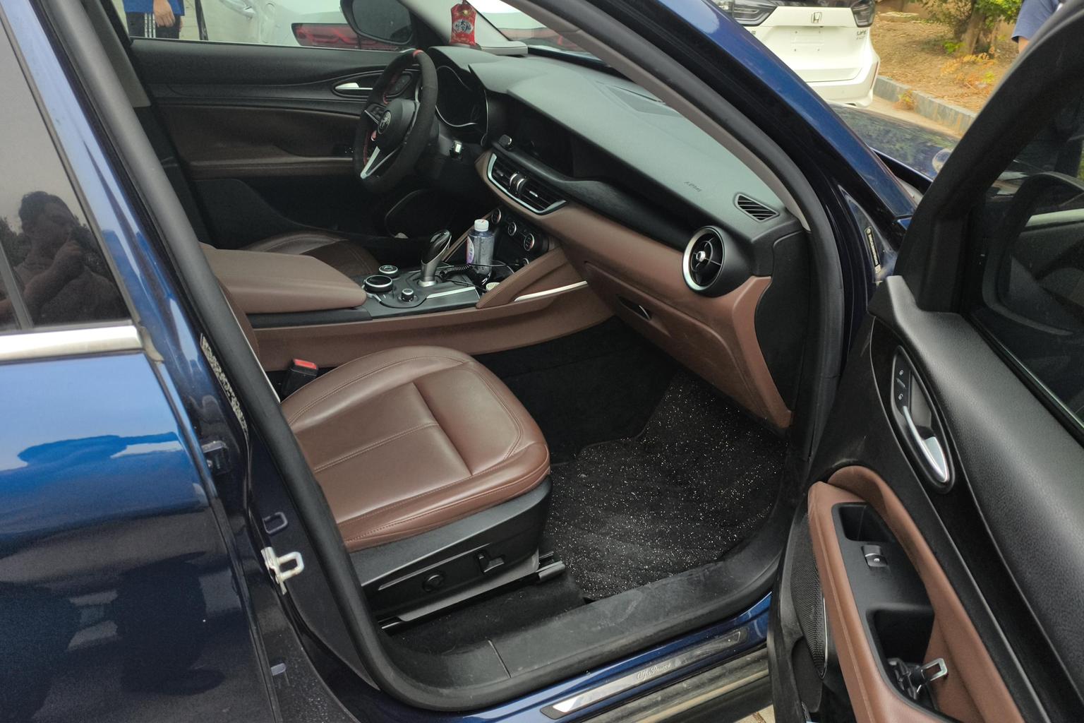 Alfa Romeo Stelvio 2017 2.0T 200HP Luxury