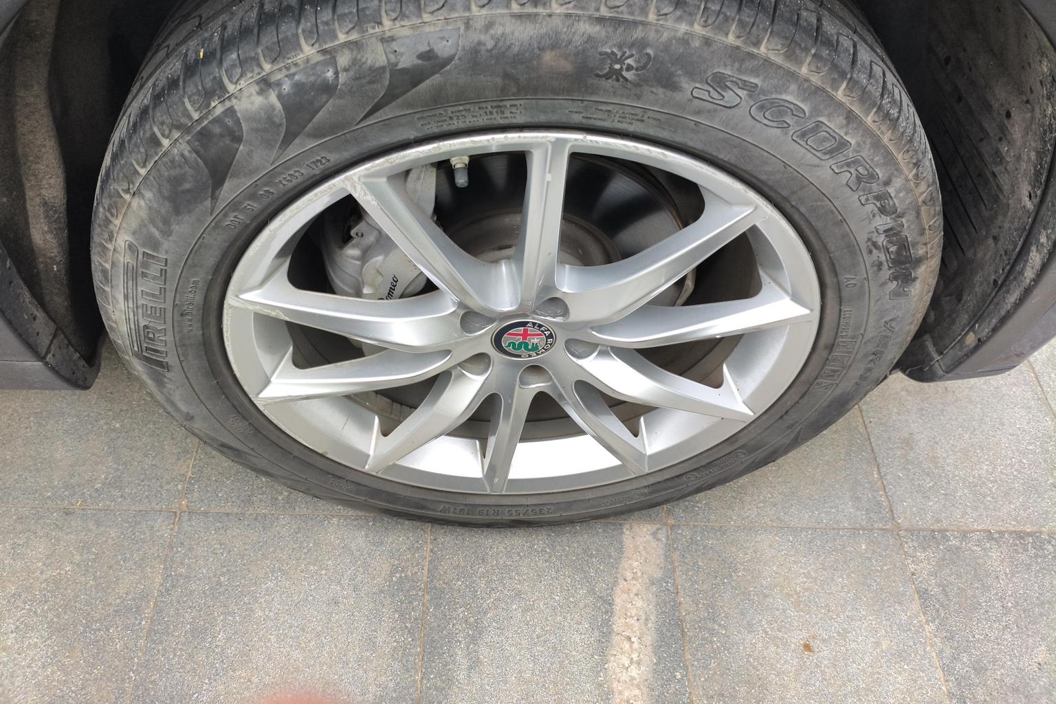 Alfa Romeo Stelvio 2017 2.0T 200HP Luxury