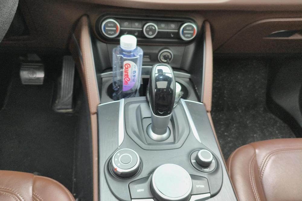 Alfa Romeo Stelvio, фото 15