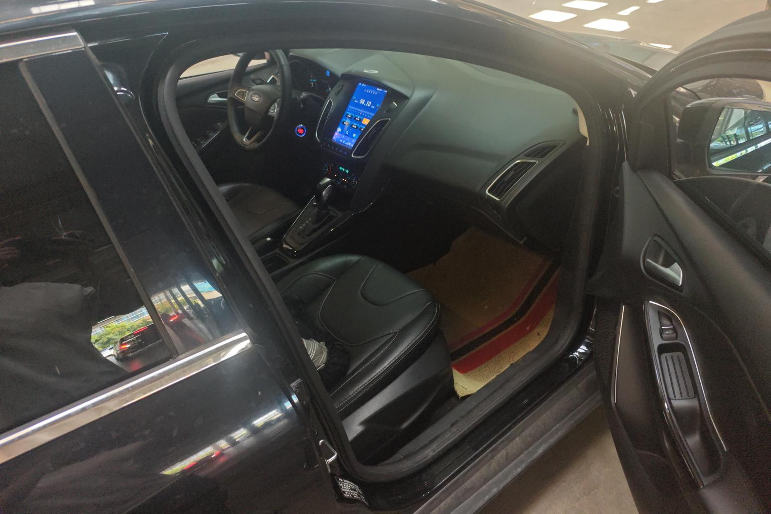Ford Focus 2017 1.6L AT