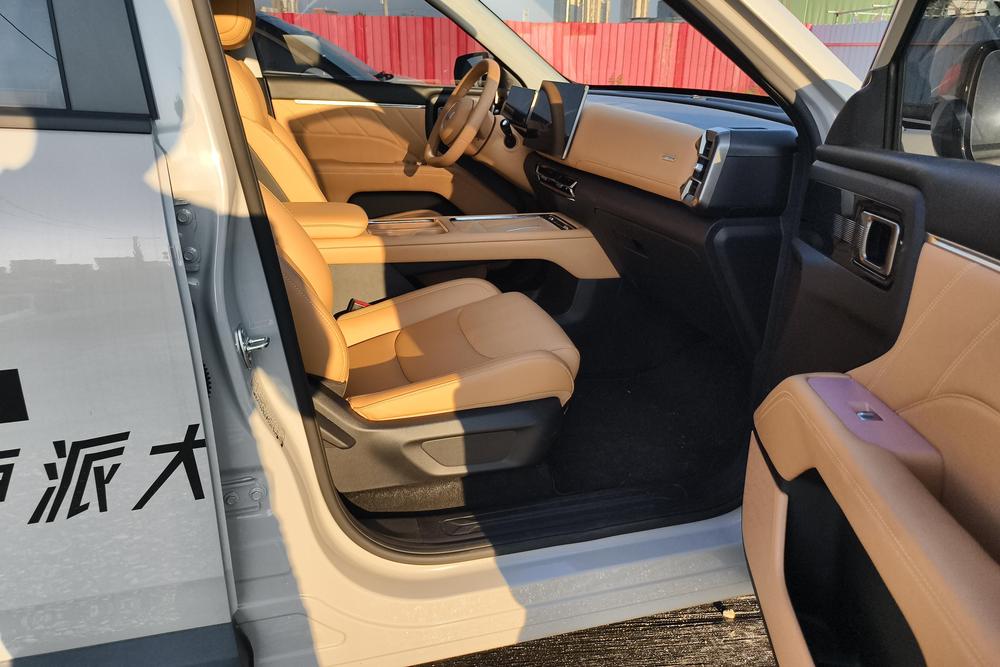 Wuling Starlight 560 PHEV, фото 10