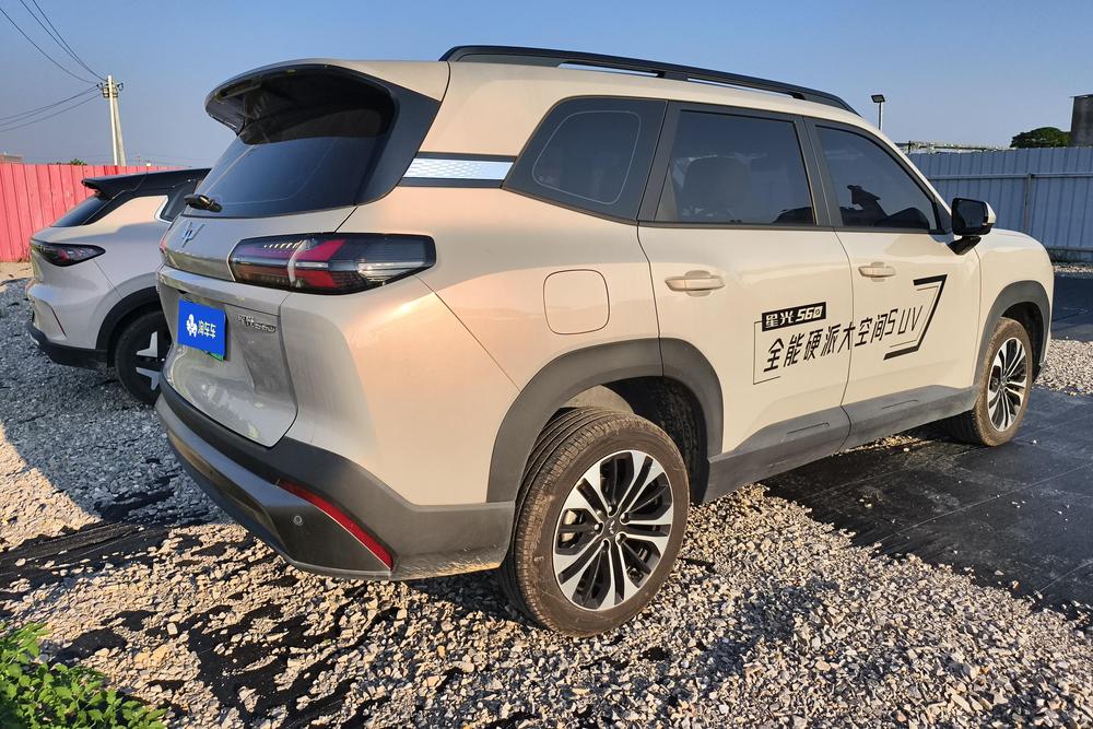 Wuling Starlight 560 PHEV, фото 3