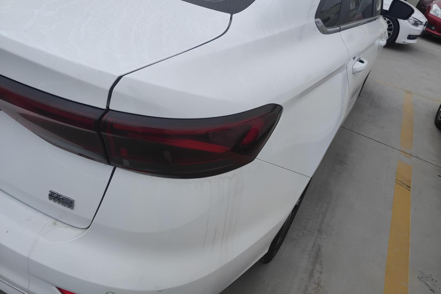 Geely Emgrand 2022 4 1.5L CVT Flagship