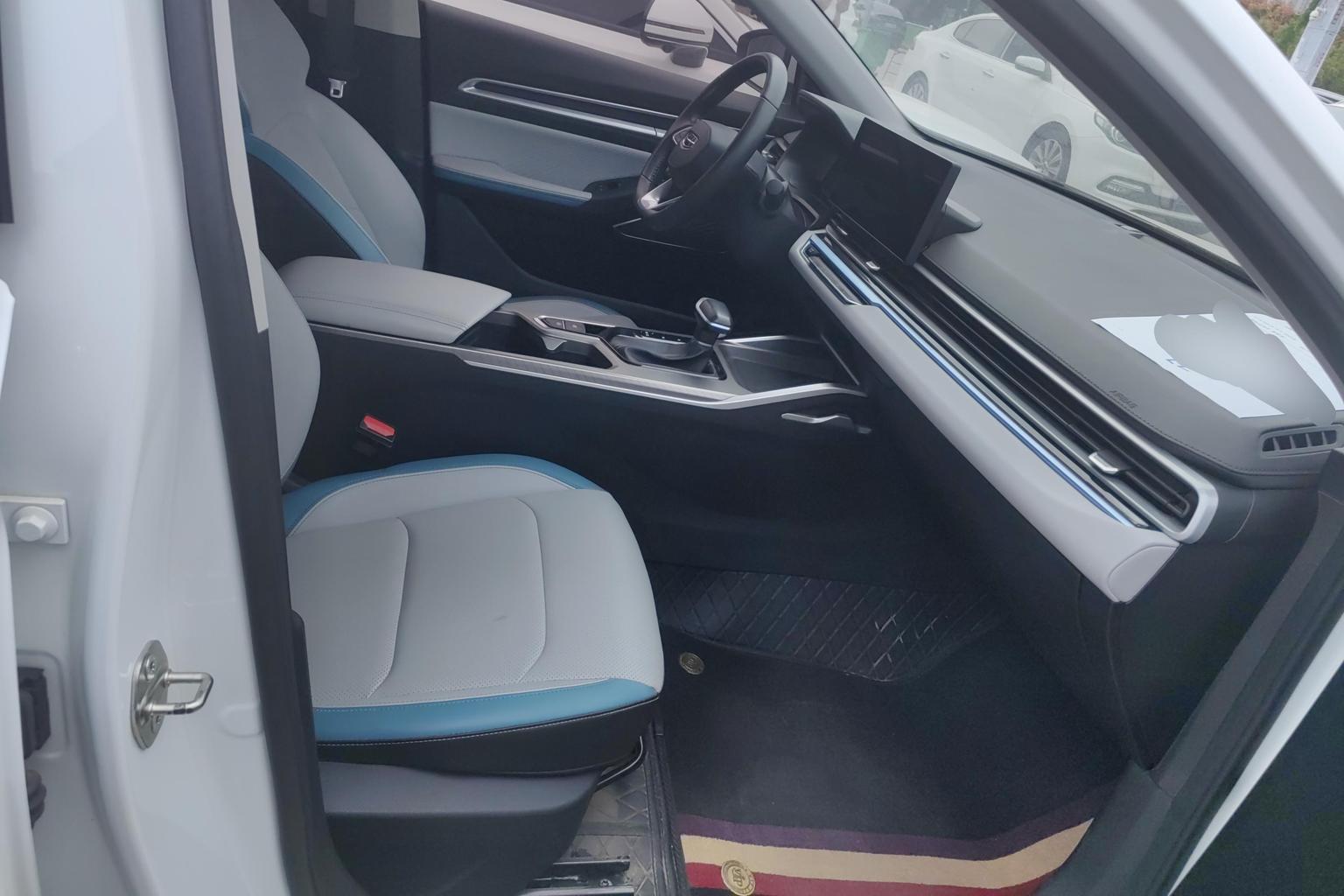 Geely Emgrand 2022 4 1.5L CVT Flagship