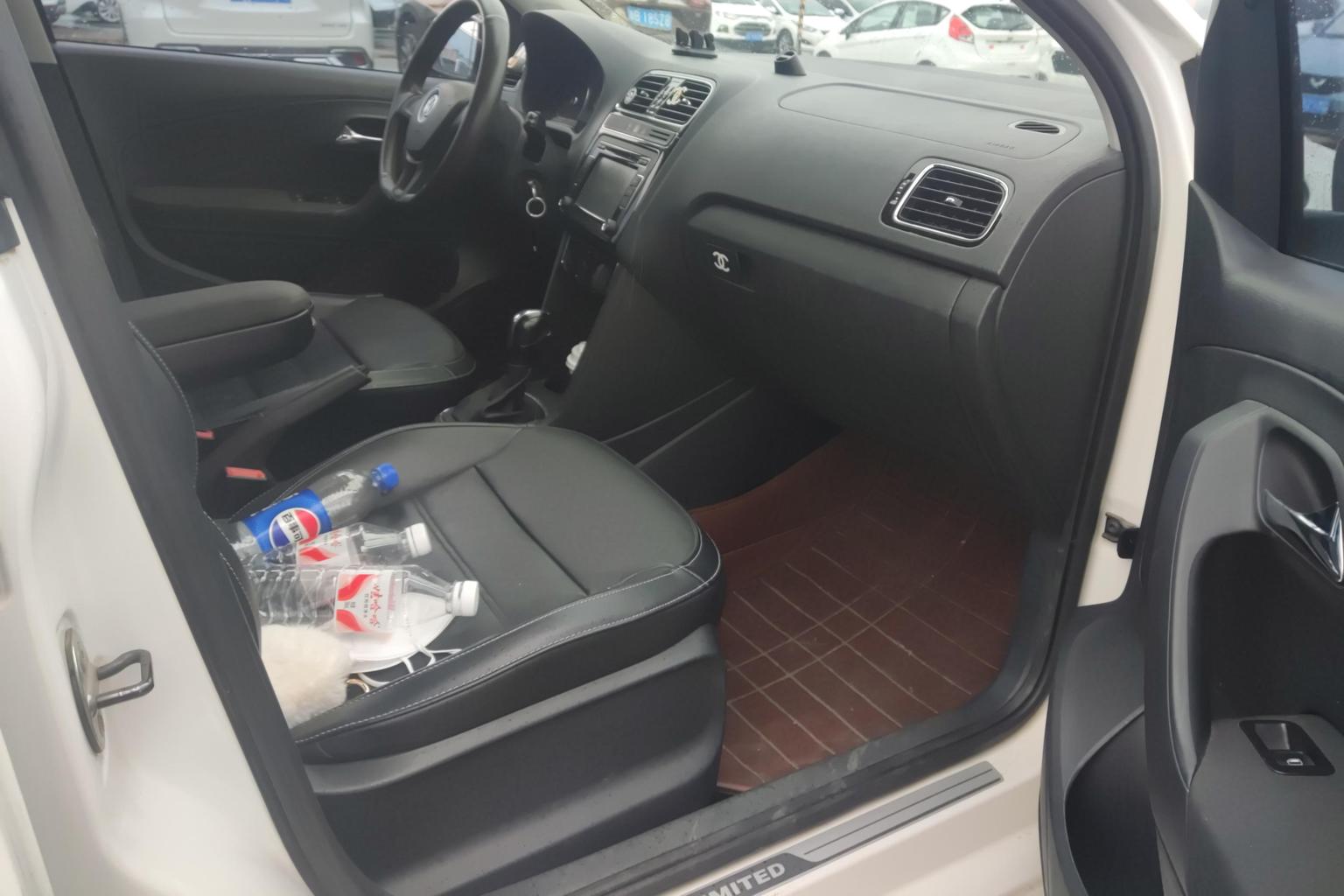 Volkswagen Polo 2014 1.6L AT 30