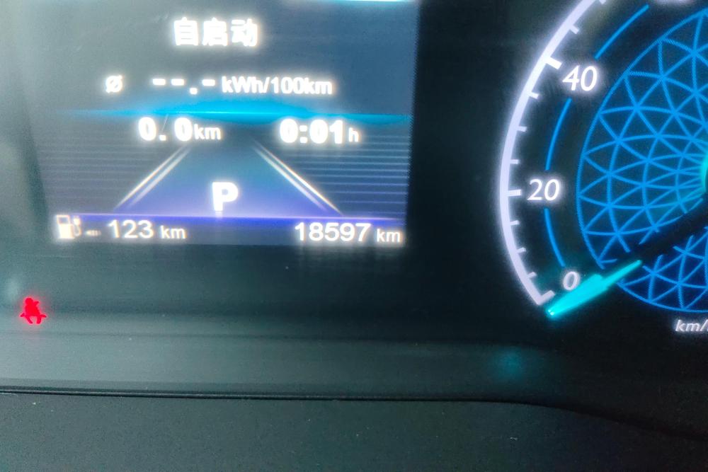 Hongqi E-QM5, фото 13