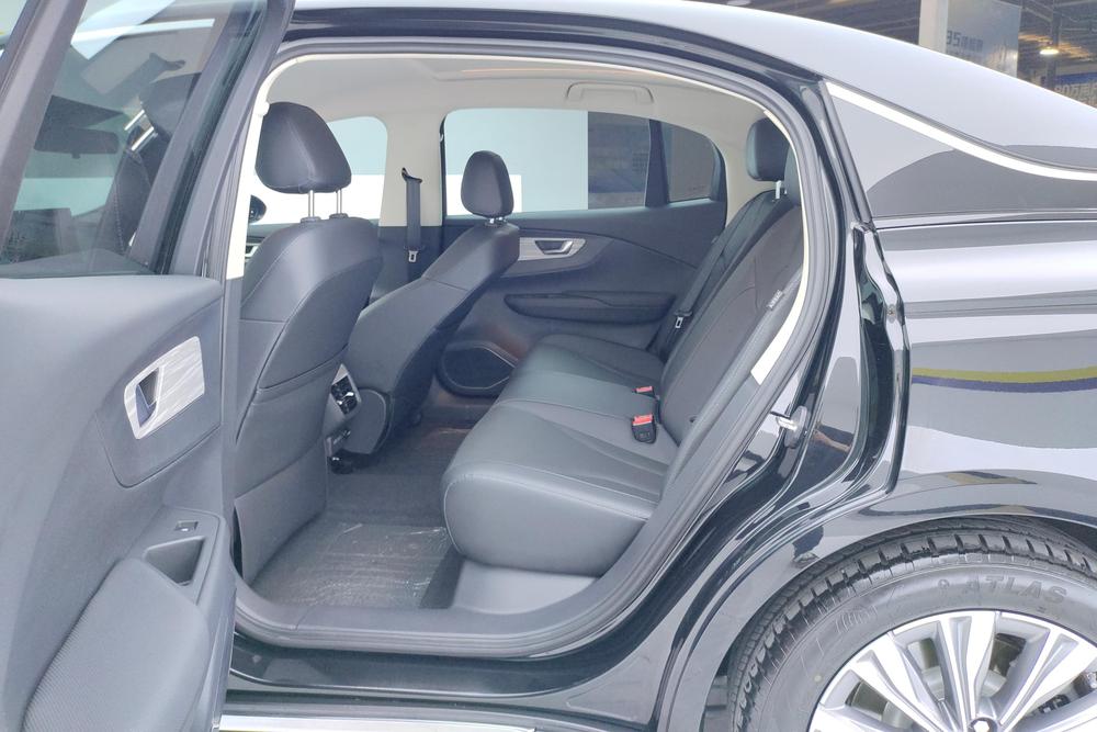 Hongqi E-QM5, фото 16