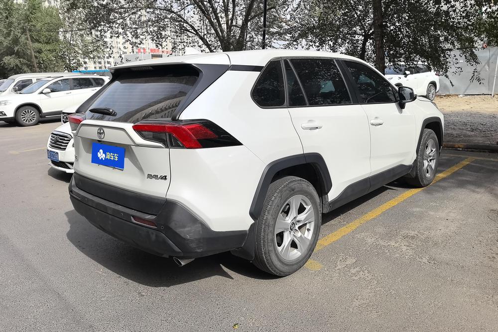 Toyota RAV4, фото 4