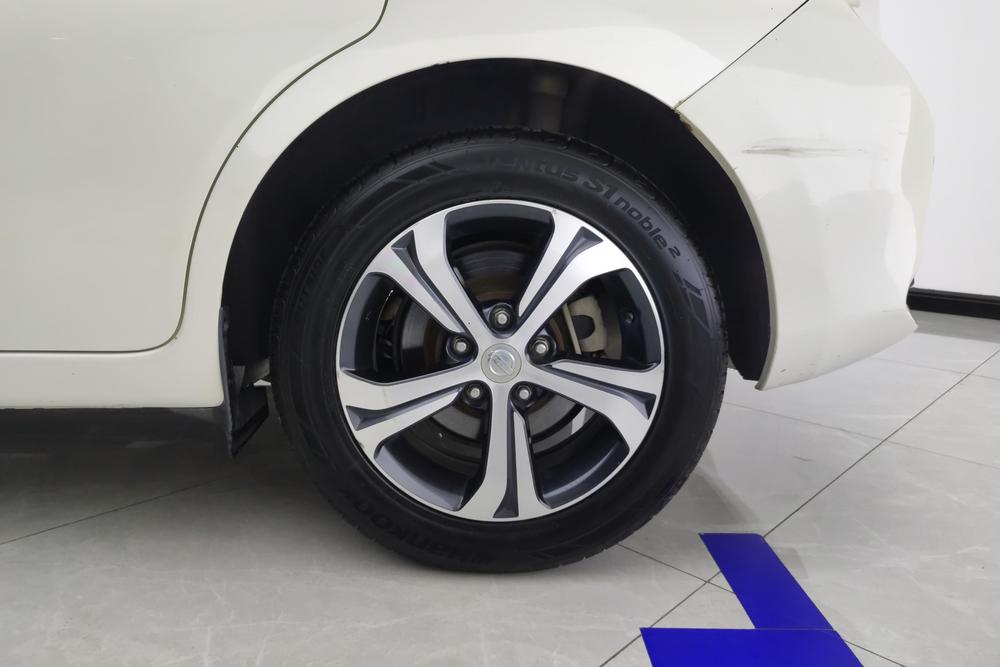 Nissan Tiida, фото 4