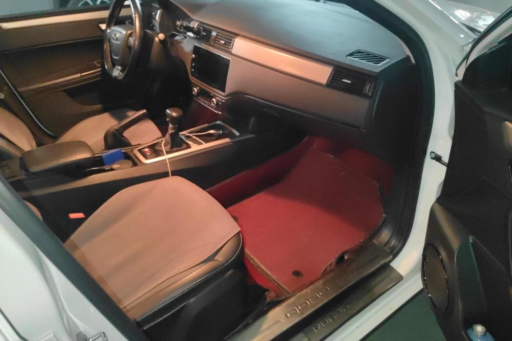 Qoros 3, фото 10