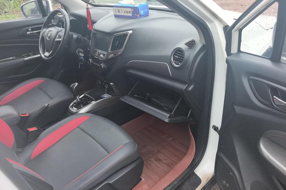 Changan CS15, фото 9