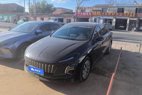 Hongqi E-QM5