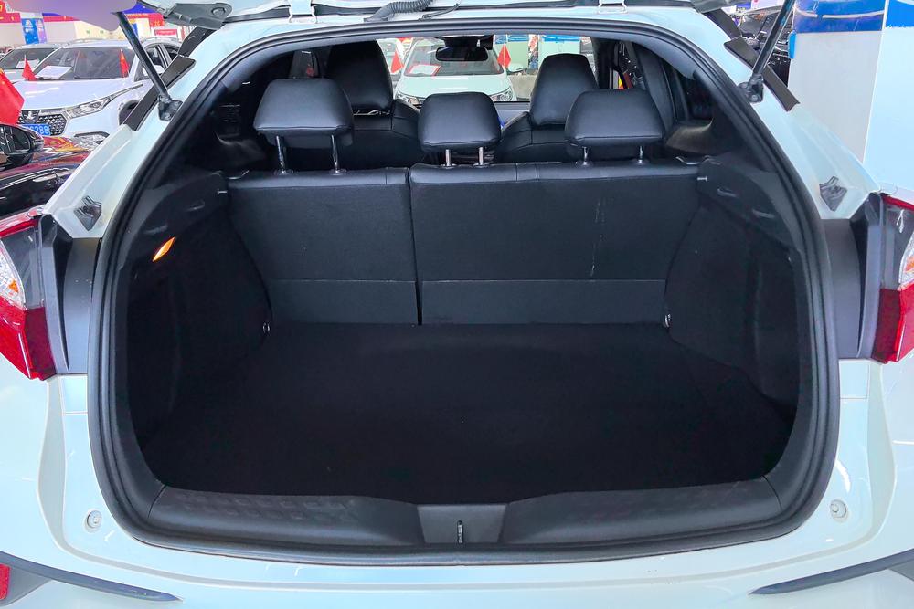 Toyota C-HR, фото 17