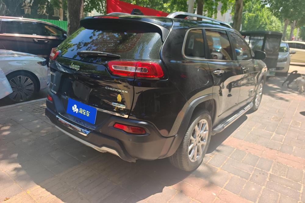 Jeep Cherokee, фото 3