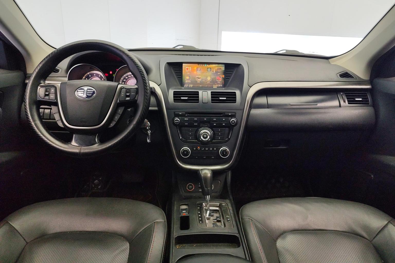 Bestune X80 2015 2.0L АКПП Комфорт