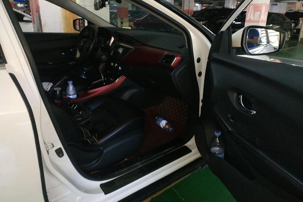 Nissan Lannia, фото 12