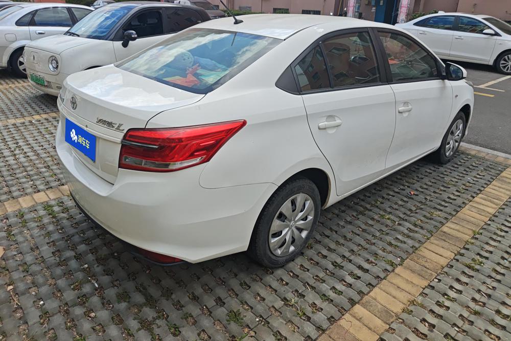 Toyota Yaris L Sedan, фото 3