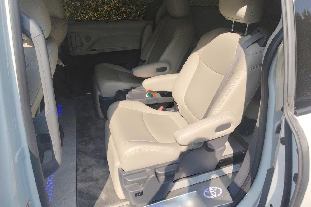 Toyota Sienna, фото 17