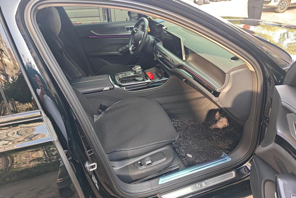 Hongqi H9, фото 17