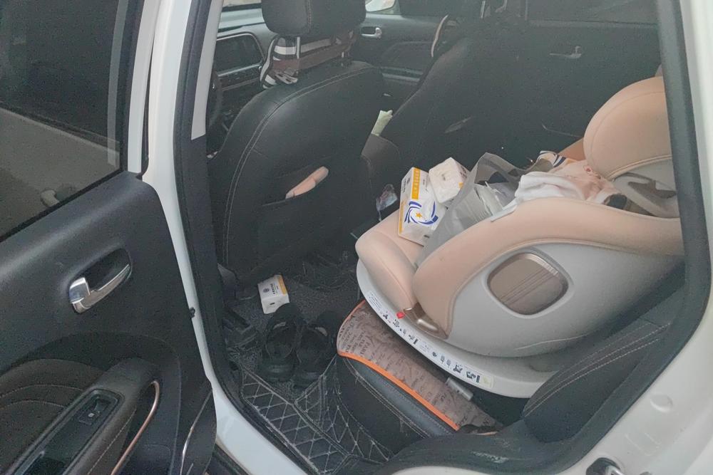 GAC Trumpchi GS3, фото 16