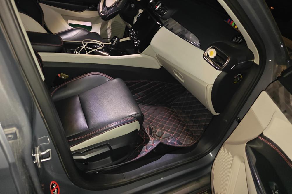 Lynk & Co 02, фото 8