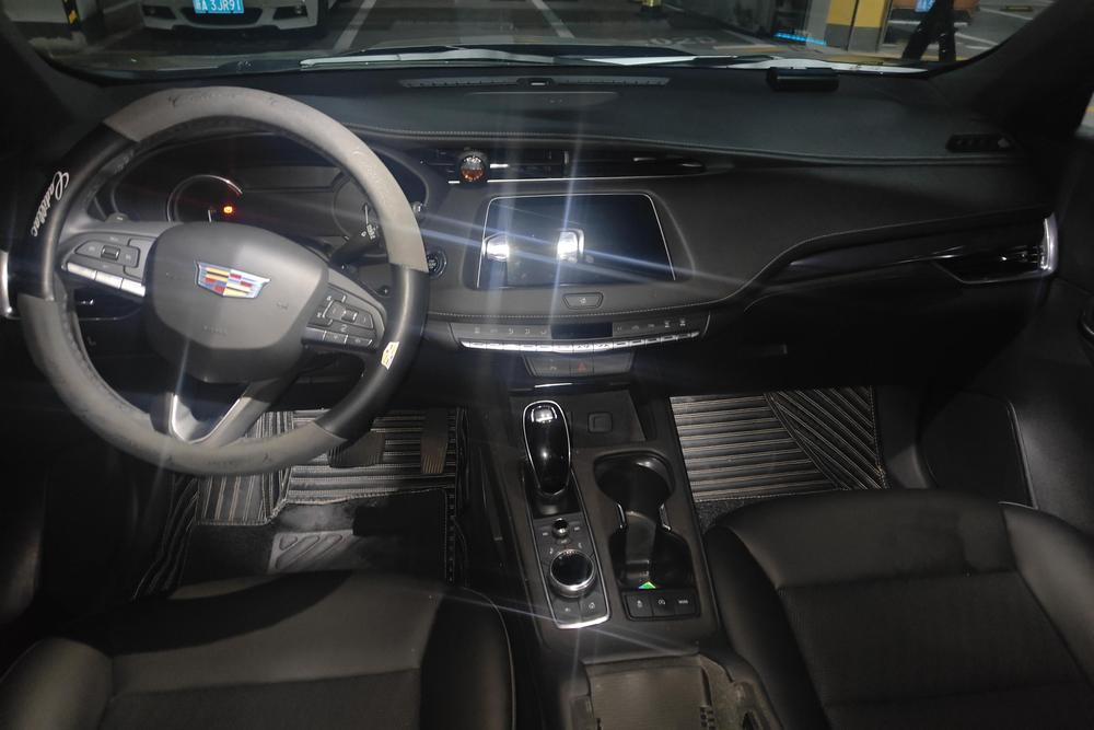 Cadillac XT4, фото 13