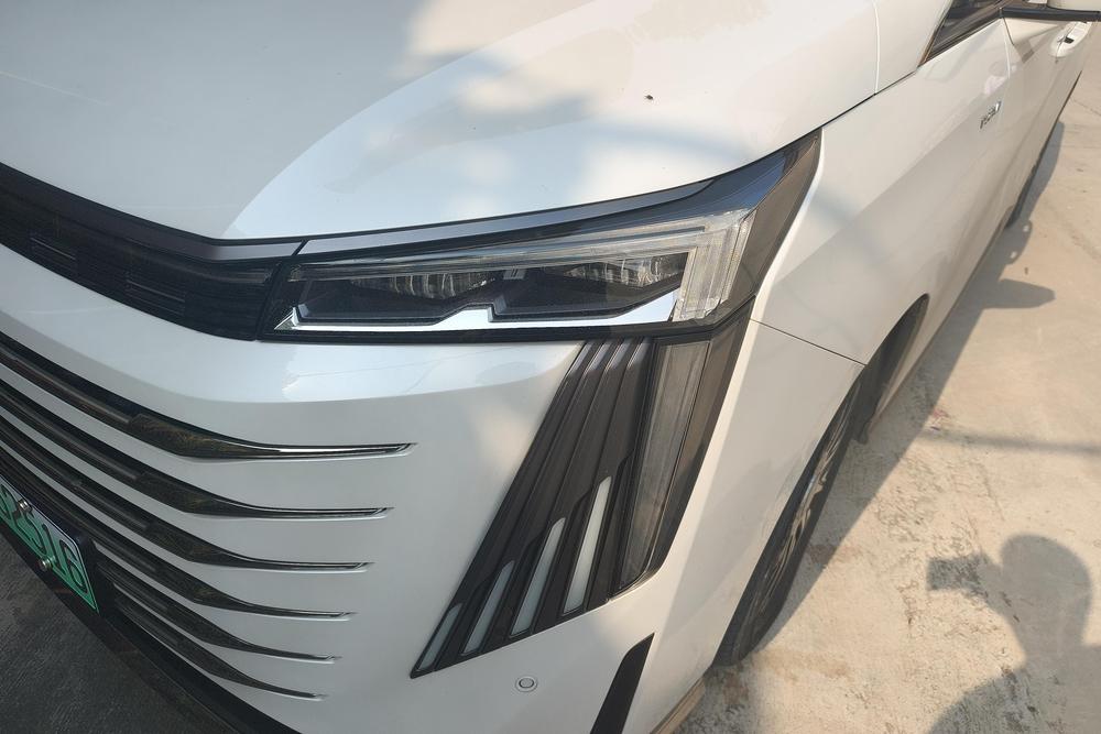 GAC Trumpchi E9 PHEV, фото 4