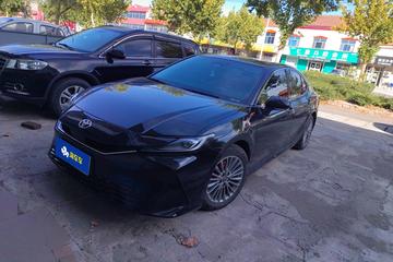 Toyota Camry 2.0HE Elite 2025