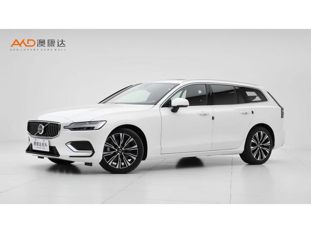 Volvo V60 2023 года выпуска