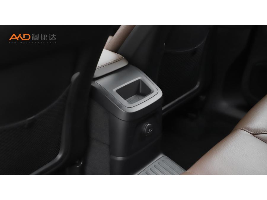Volvo XC60 PHEV 2024 T8 Luxury