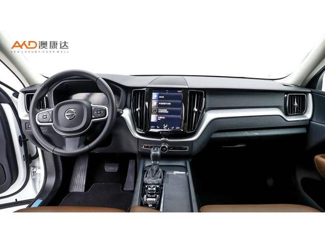 Volvo XC60 2019 T 5 4 WD VI — фото 5