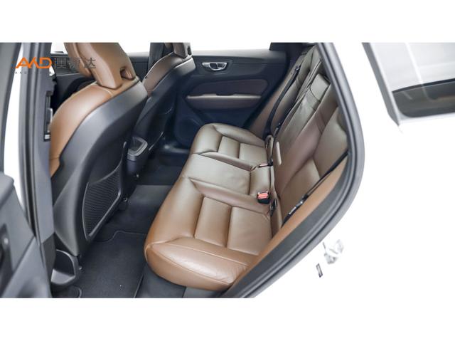 Volvo XC60 2019 T 5 4 WD VI — фото 8