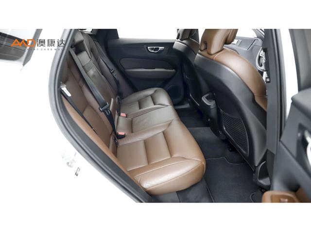 Volvo XC60 2019 T 5 4 WD VI — фото 10