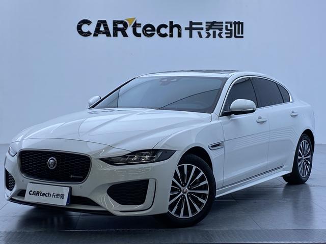 Jaguar XE 2020 года выпуска