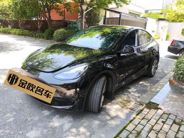 Tesla Model Y 2022 года выпуска