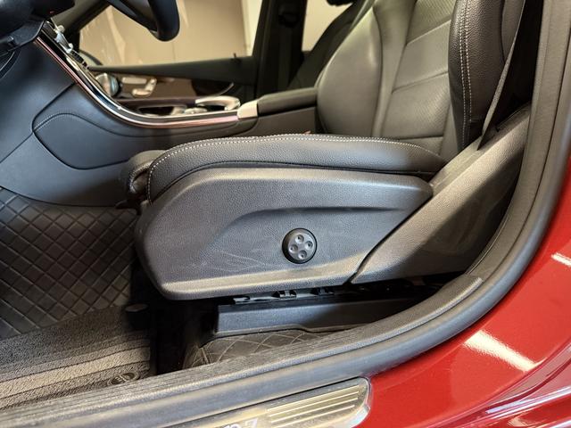Mercedes-Benz GLC 2017 GLC 260 4 MATIC Luxury — фото 12