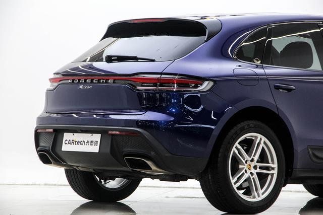 Porsche Macan 2022 Macan 2.0 T — фото 11