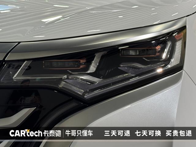 Denza D9 DM 2025 Белый из Китая, фото 4