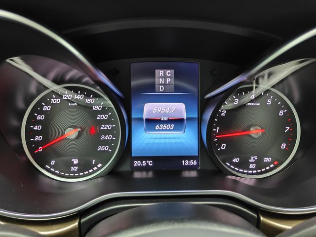 Mercedes Benz V-Class 2021 — фото 19