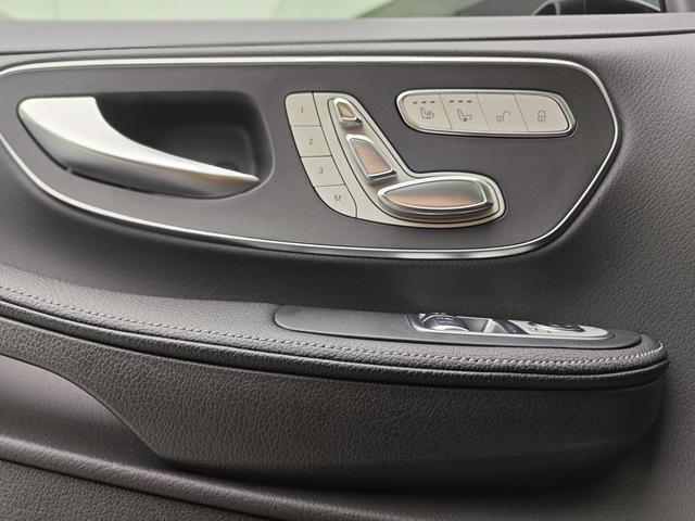 Mercedes Benz V-Class 2021 — фото 11